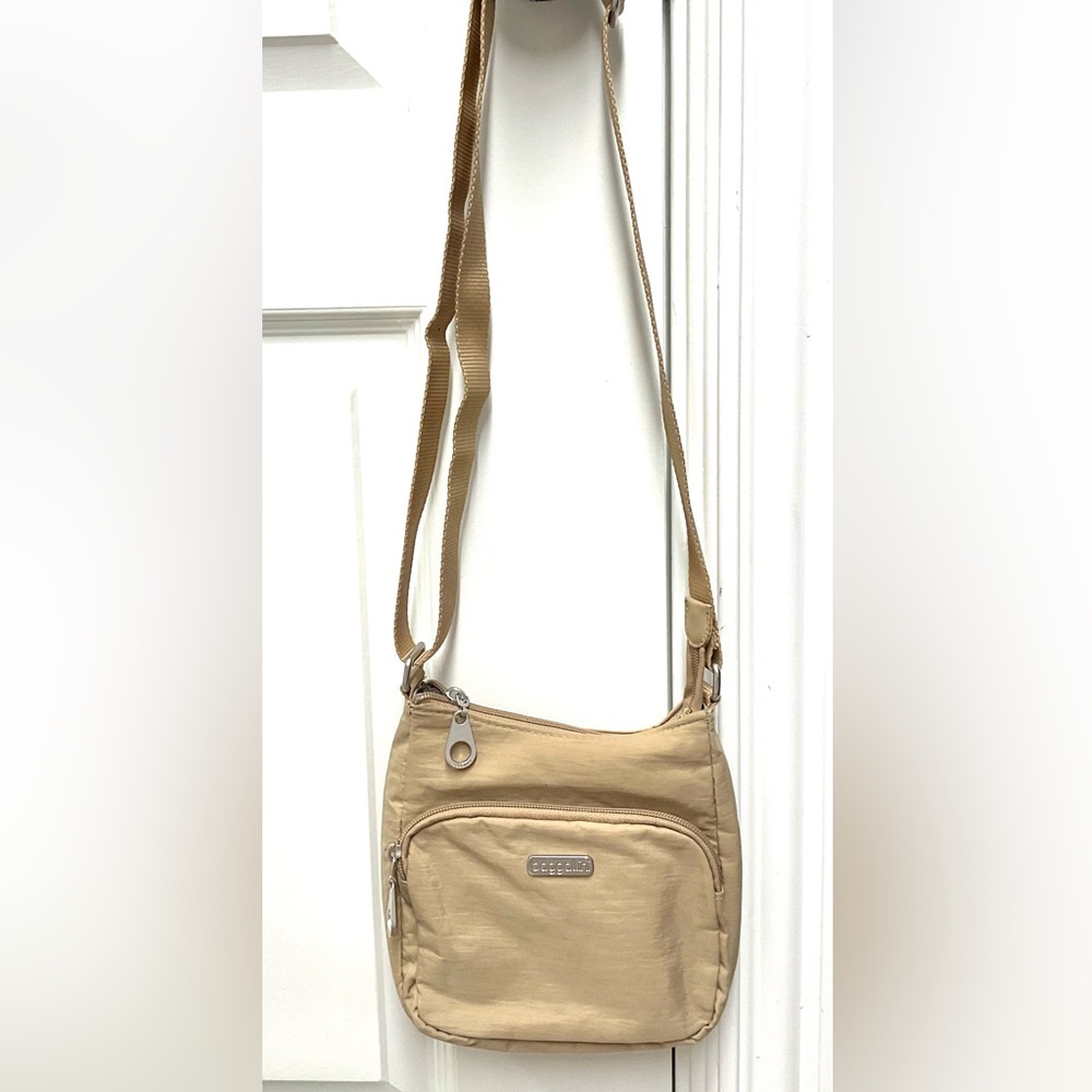 Baggalini nylon crossbody bag tan